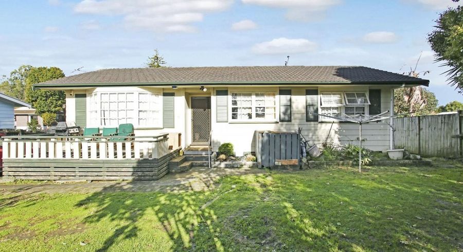  at 27 Fairdale Avenue, Red Hill, Papakura, Auckland