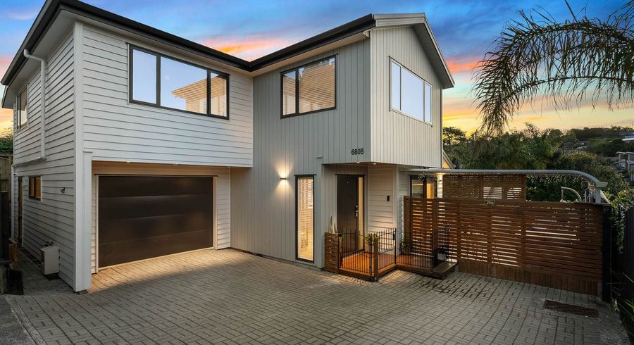  at 680B Beach Road, Browns Bay, North Shore City, Auckland