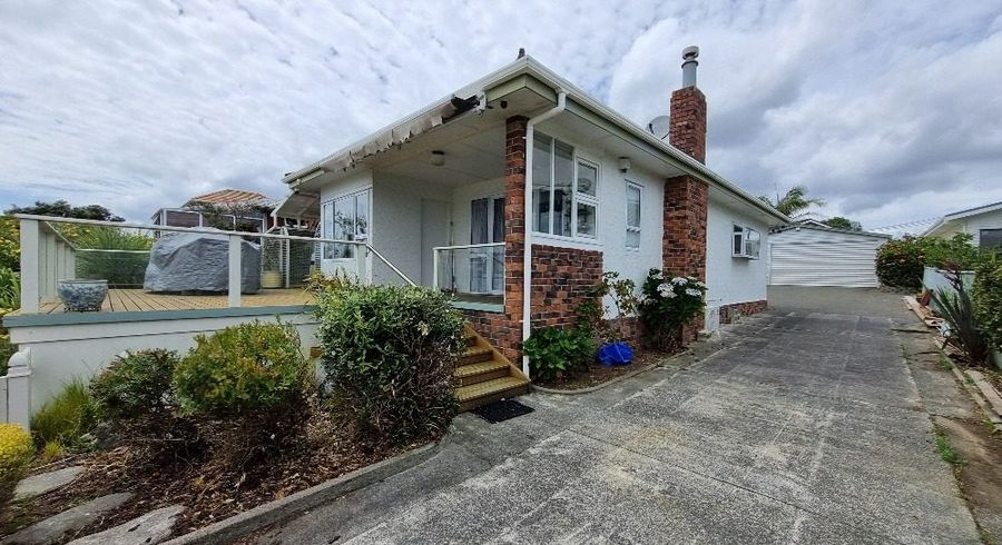  at 49 Kiwi Esplanade, Mangere Bridge, Auckland