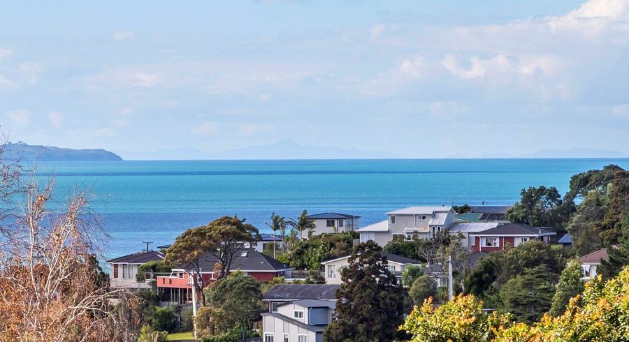  at 90 Matipo Road, Mairangi Bay, North Shore City, Auckland