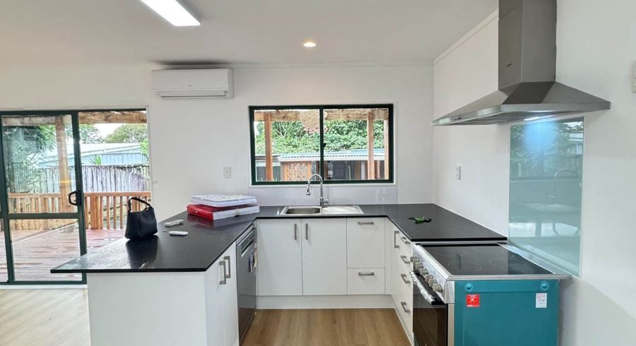  at 3A Mawney Road, Henderson, Waitakere City, Auckland