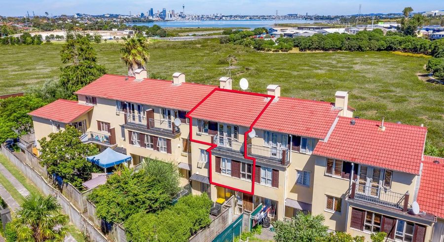  at 8/45 Byron Avenue, Takapuna, North Shore City, Auckland