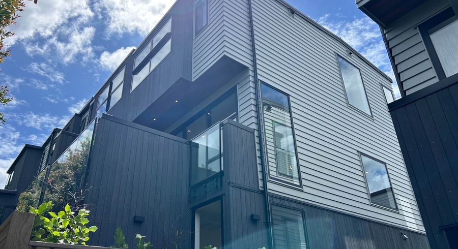  at 11/27 Hastings Road, Mairangi Bay, North Shore City, Auckland