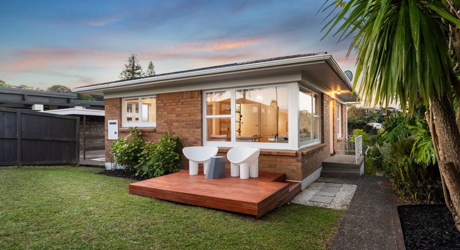  at 1/42 Girrahween Drive, Totara Vale, North Shore City, Auckland
