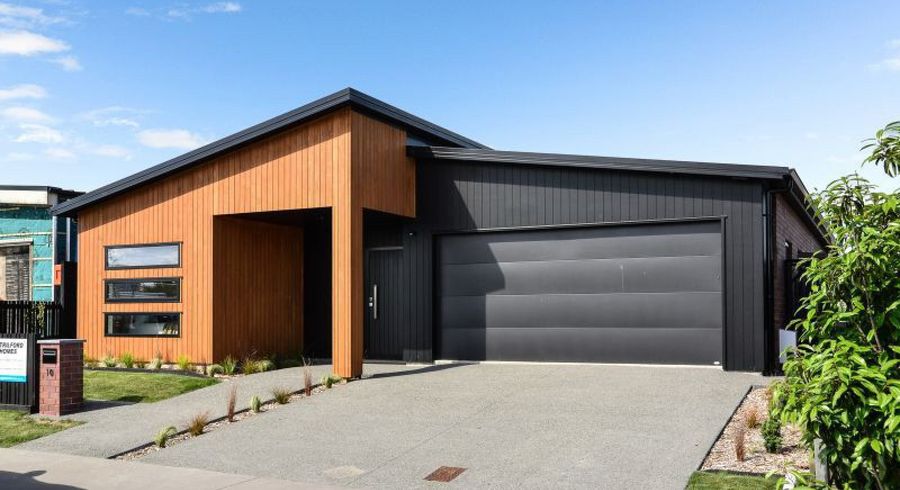  at 10 Halley Drive, CHARTWELL, HAMILTON