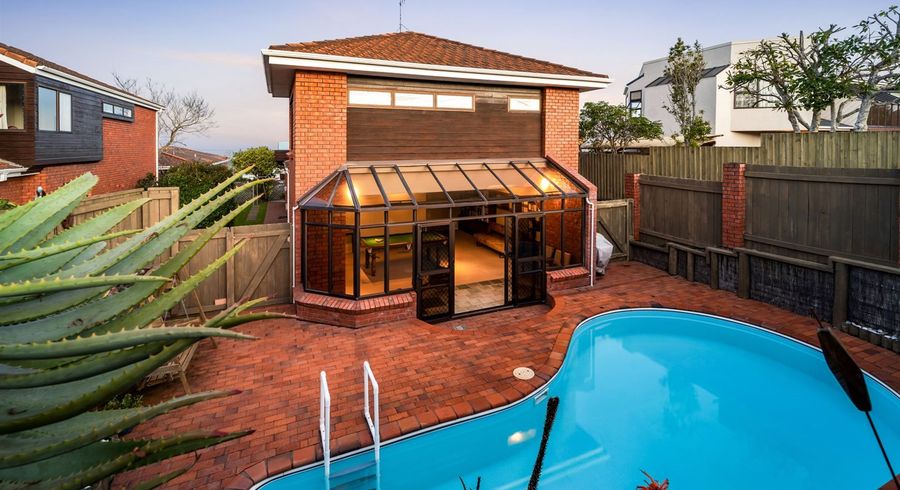  at 1/65 Aberdeen Road, Castor Bay, Auckland