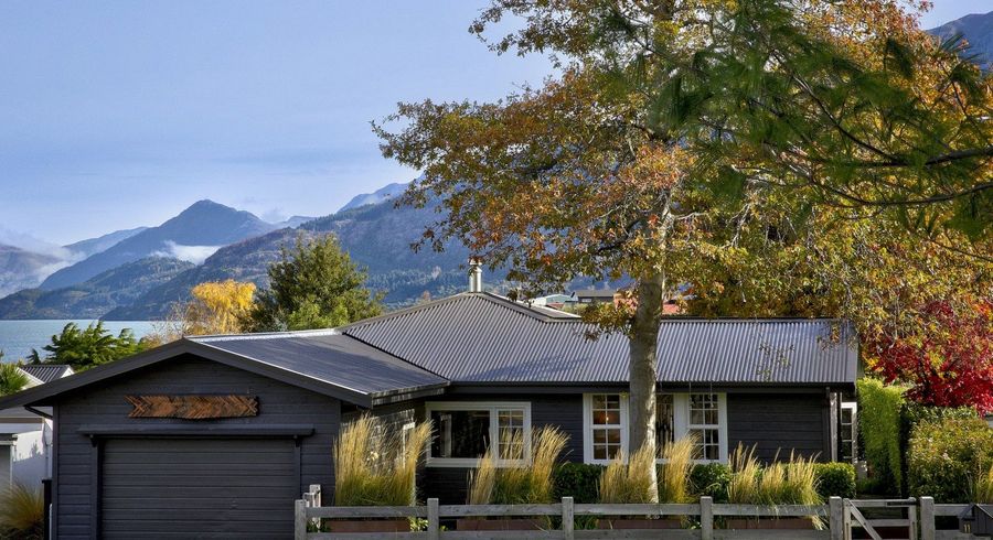  at 11 Cedar Drive, Kelvin Heights, Queenstown-Lakes, Otago