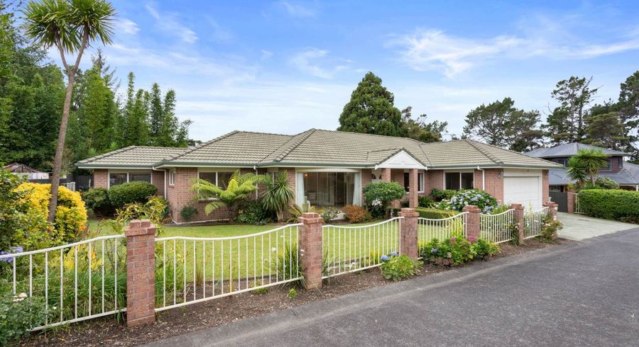 at 10 Greenwoods Close, Titirangi, Waitakere City, Auckland