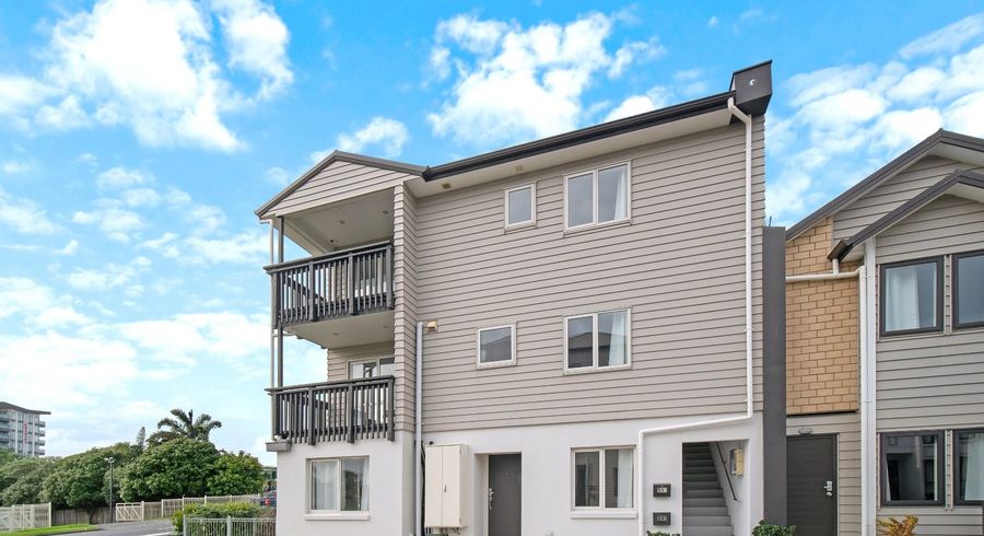  at 4 Wallson Crescent, Wiri, Manukau City, Auckland