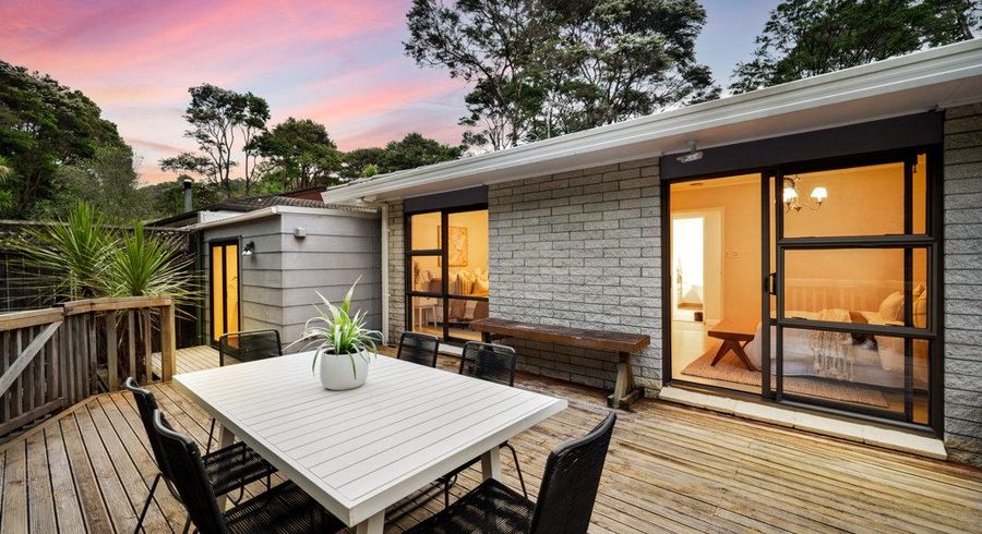  at 2/6 Sonnenberg Way, Titirangi, Waitakere City, Auckland