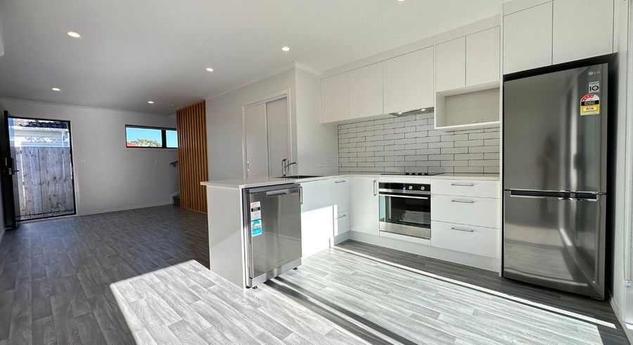  at 4/78 Swaffield Road, Papatoetoe, Auckland