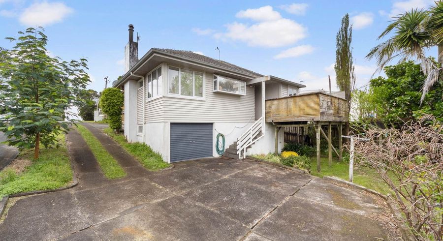  at 207 Sturges Road, Henderson, Waitakere City, Auckland