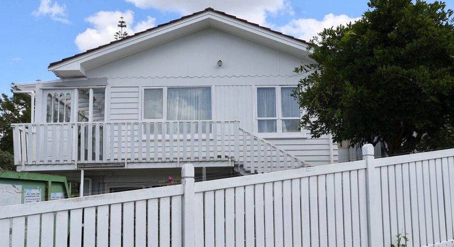  at 27 Marina Road, Torbay, Auckland