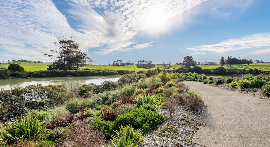  at 90 Hayfield Way, Karaka, Papakura