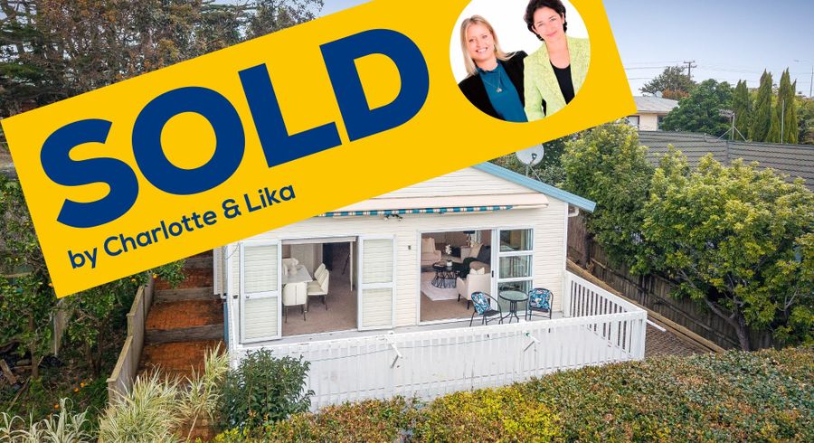  at 2/154 Sunset Road, Unsworth Heights, North Shore City, Auckland