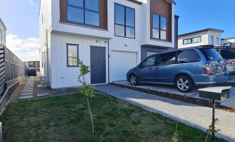  at 10 Canna Street, Totara Park, Auckland
