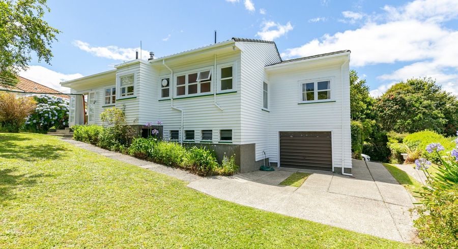  at 12 Roy Street, Tawa, Wellington