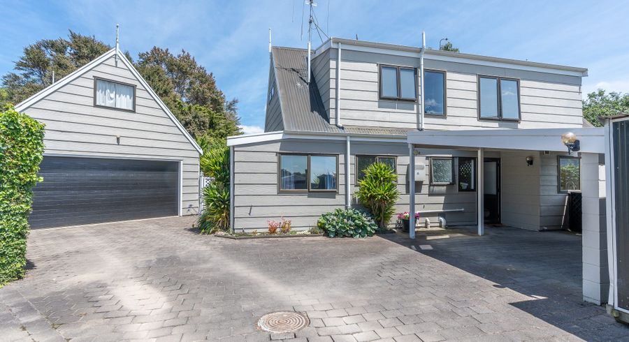  at 6 Chestnut Place, Pukete, Hamilton