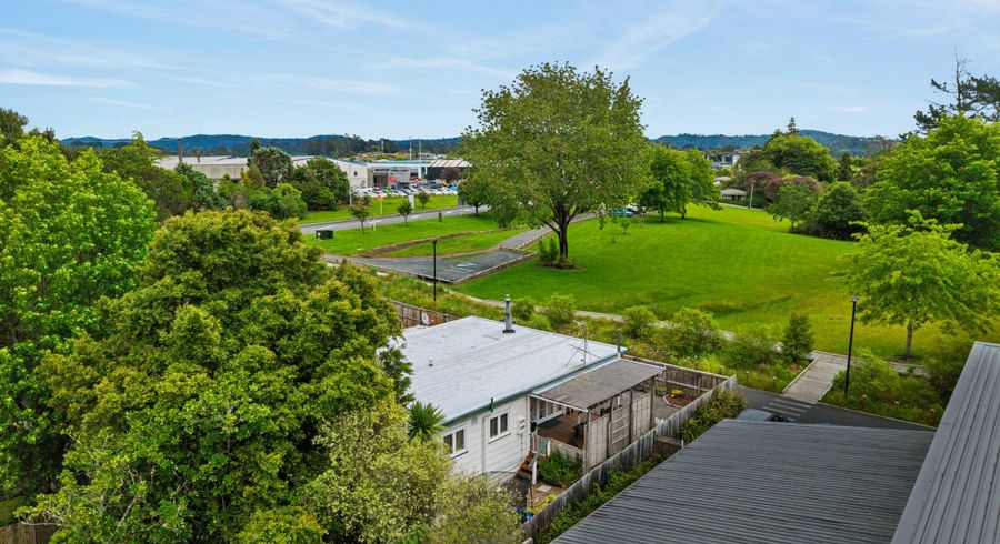  at 2/617 Swanson Road, Swanson, Waitakere City, Auckland