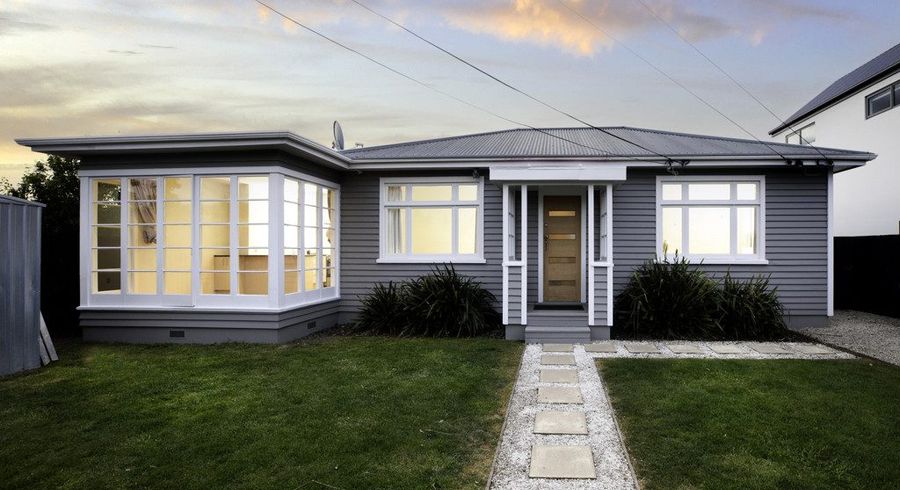  at 8 Manning Place, Woolston, Christchurch