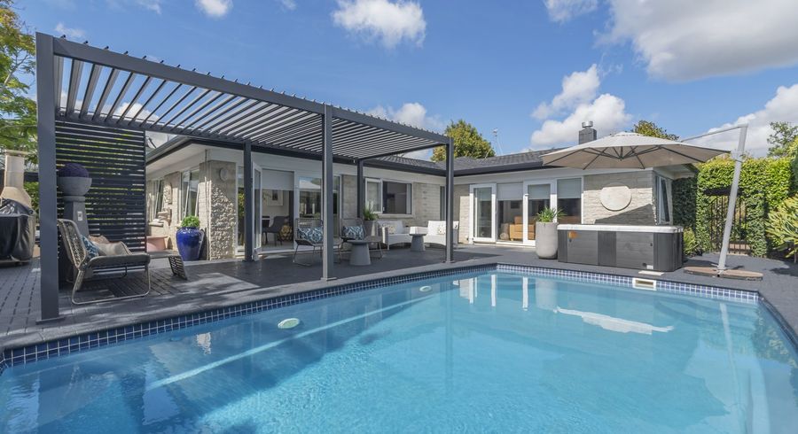  at 9 Seymour Road, Mellons Bay, Auckland