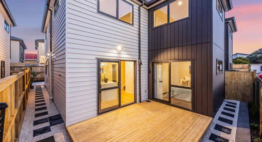  at 18 Buckland Road, Mangere East, Auckland