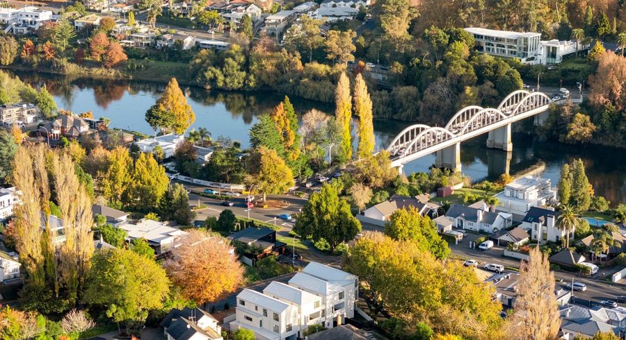  at 4/2 Woodstock Road, Fairfield, Hamilton, Waikato