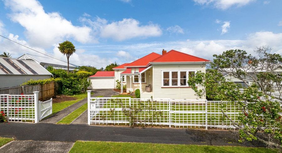  at 5 First Avenue, Stanley Bay, North Shore City, Auckland