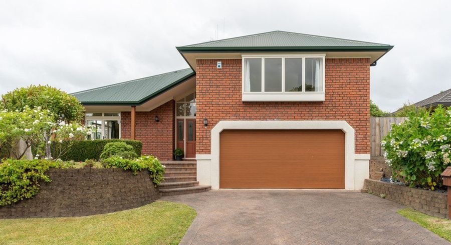  at 34 Huntington Drive, Huntington, Hamilton