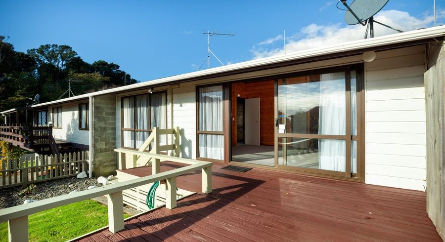  at 2/14 Ambury Place, Merrilands, New Plymouth