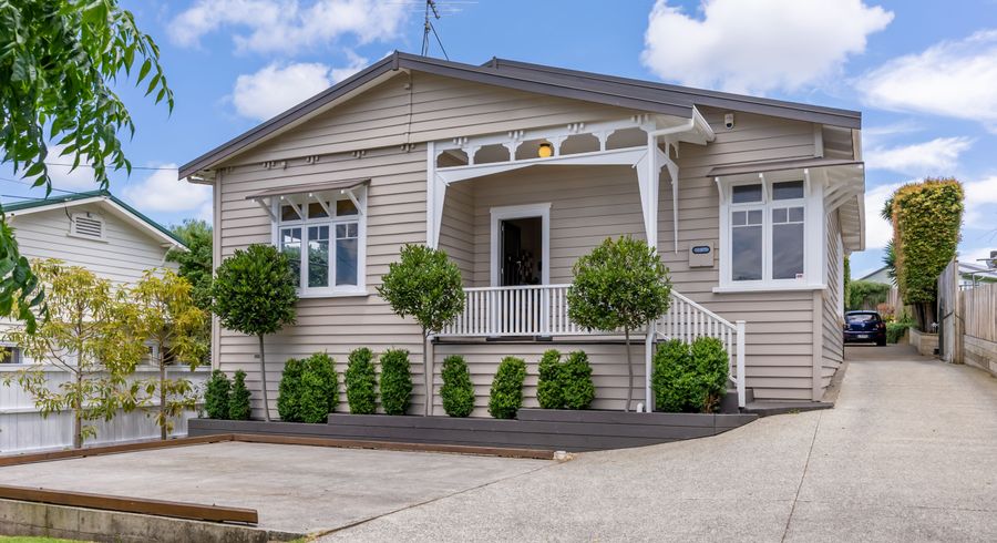  at 8 Athens Road, Onehunga, Auckland