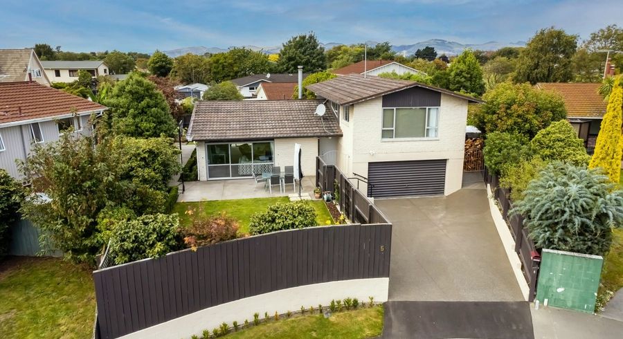  at 5 Beaumaris Place, Sockburn, Christchurch City, Canterbury