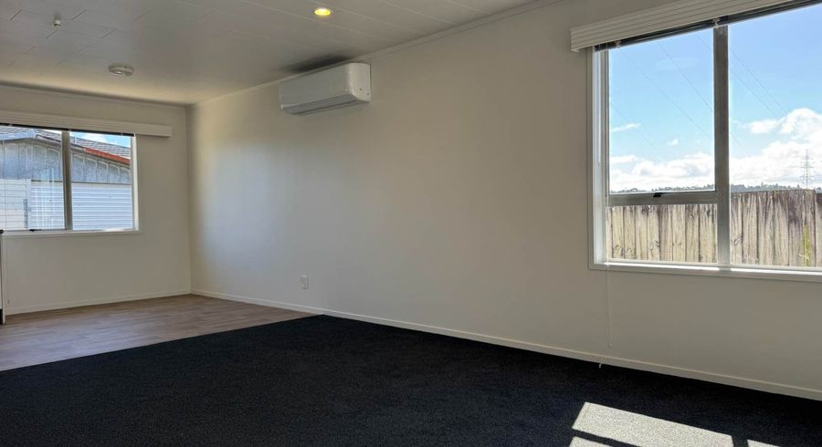  at 322 Lincoln Road, Henderson, Waitakere City, Auckland