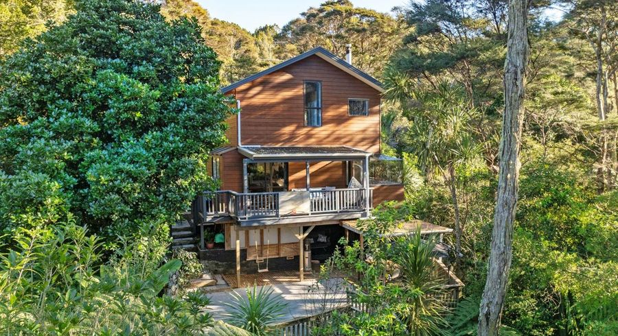  at 156 Laingholm Drive, Laingholm, Waitakere City, Auckland