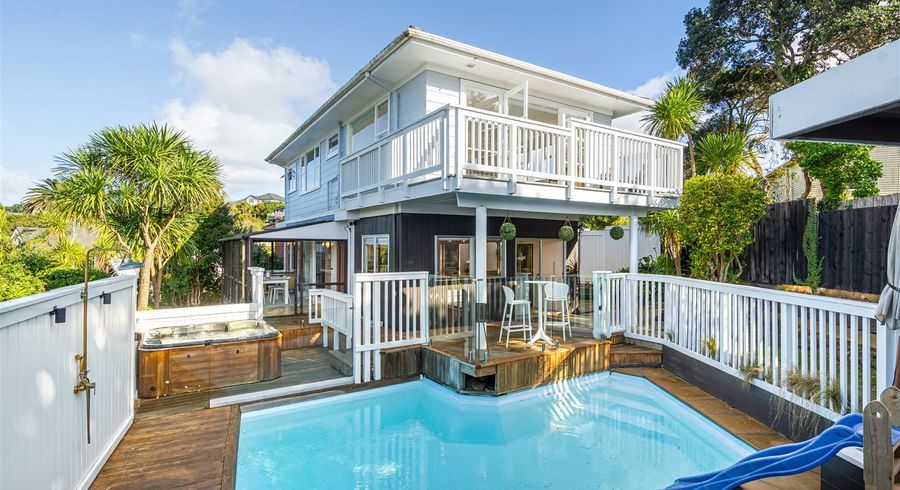  at 1/306 Beach Road, Campbells Bay, Auckland