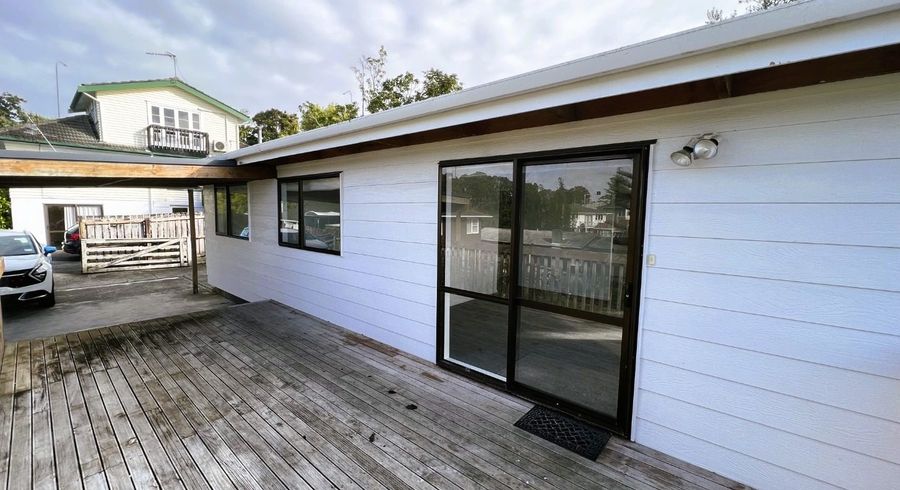  at 537a Glenfield Road, Glenfield, North Shore City, Auckland