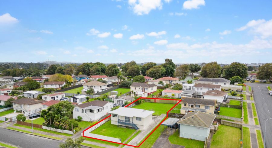  at 3 Palermo Place, Clover Park, Auckland