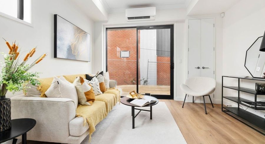  at 16 Parkwood Ave., Westgate, Waitakere City, Auckland