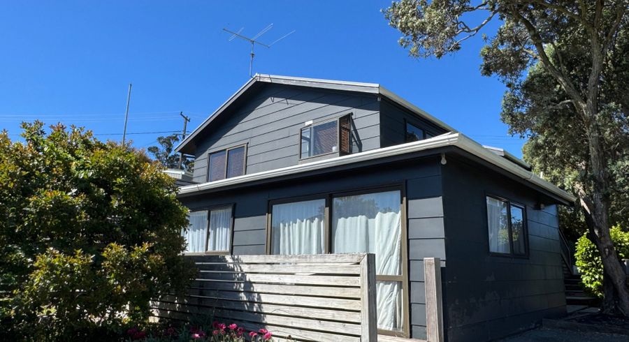  at 18 Alison Rd, Surfdale, Waiheke Island, Auckland