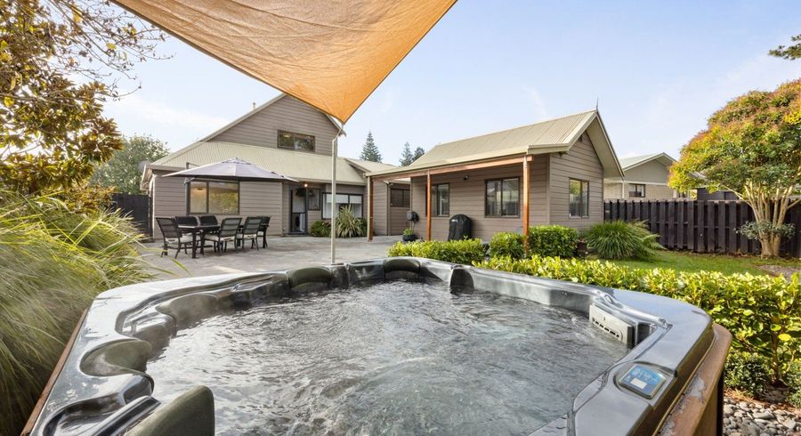  at 6 Sandford Place, Chartwell, Hamilton, Waikato
