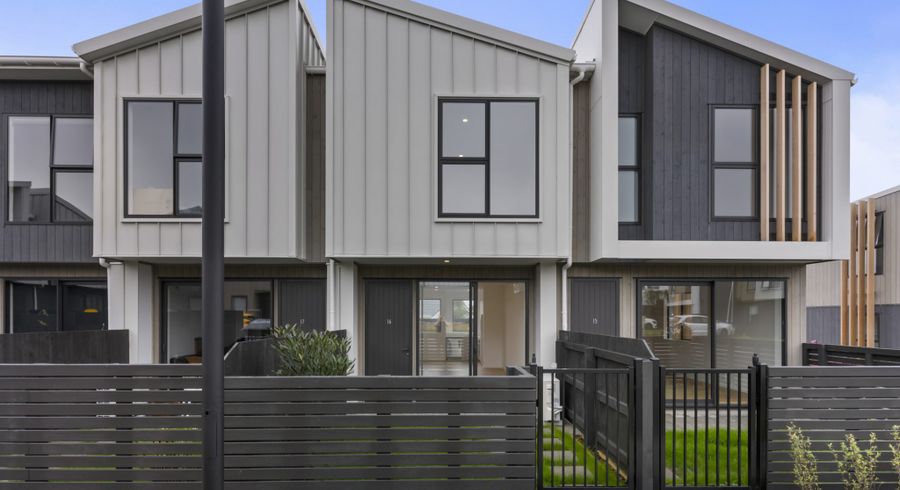  at 16/82 East Coast Road, Milford, North Shore City, Auckland