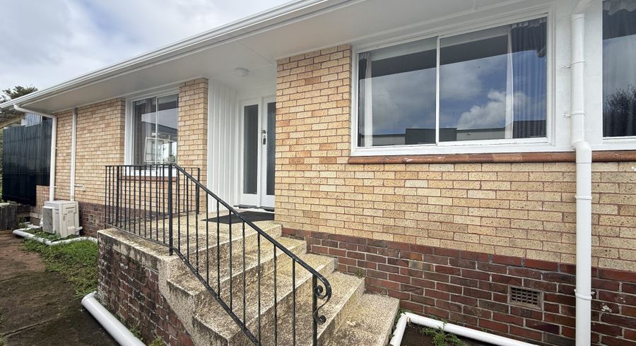  at 186 Rangatira Road, Beach Haven, Auckland
