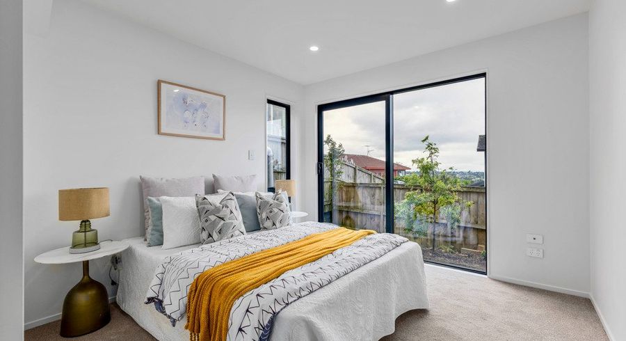  at 589A East Coast Road, Browns Bay, North Shore City, Auckland