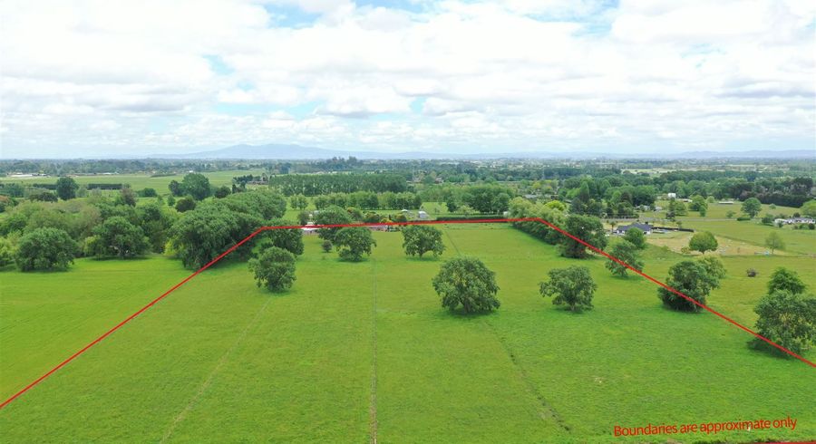  at 282 Marshmeadow Road, Hamilton