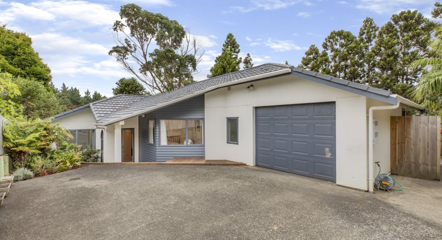  at 1/1014 East Coast Road, Fairview Heights, Auckland