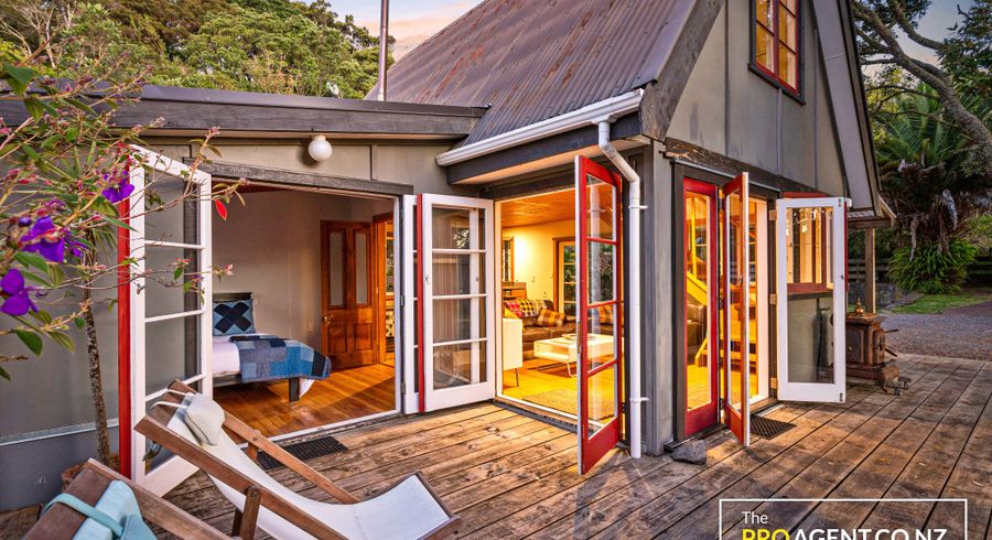  at 33d Landing Road, Titirangi, Waitakere City, Auckland