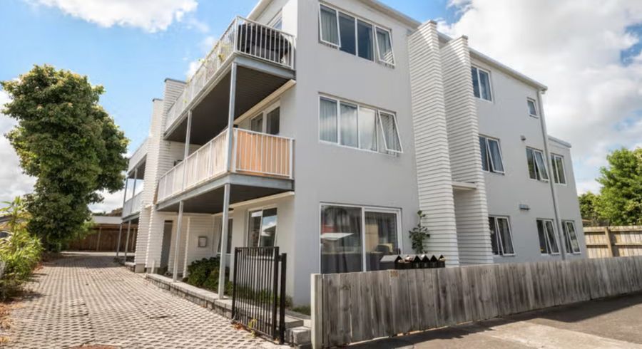  at Unit 1-6/200 Pilkington Road, Point England, Auckland City, Auckland