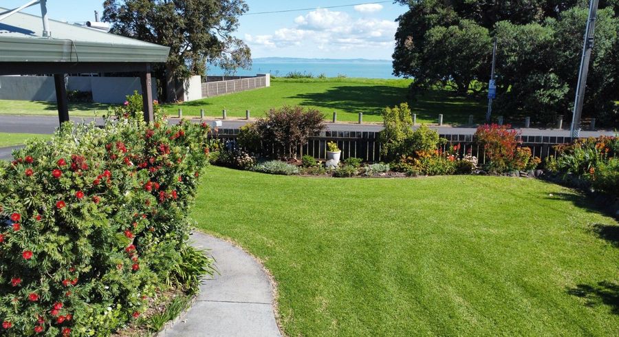  at 8 Seaview Avenue, Te Puru, Thames