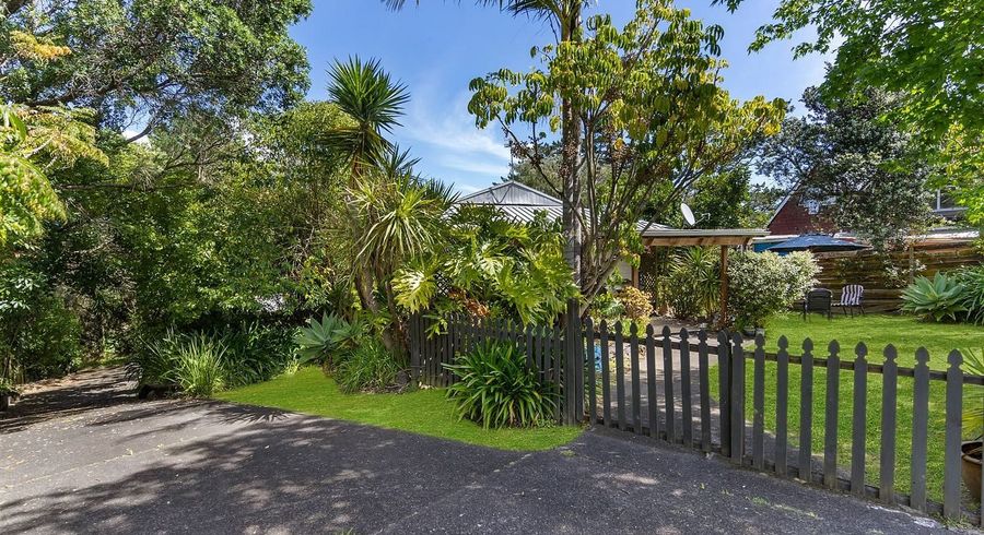  at 121 Oreil Avenue, West Harbour, Waitakere City, Auckland