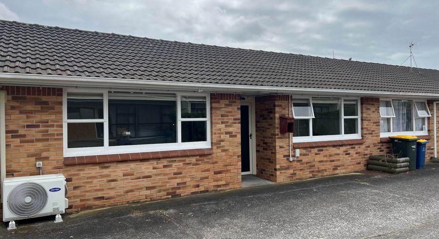  at 2/85 Edmonton Road, Henderson, Waitakere City, Auckland